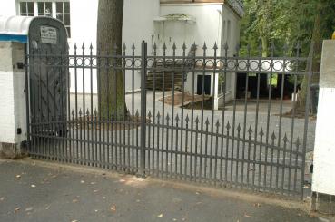 Flügeltor elektrisches Tor Toreinfahrt Tore Elektro Automatik Flügeltore Schwenk Einfahrt Schmiedeisen Einfahrtstore Schiebe oder Flügeltor Echte Handarbeit Maßanfertigung Modell #044fluegeltor