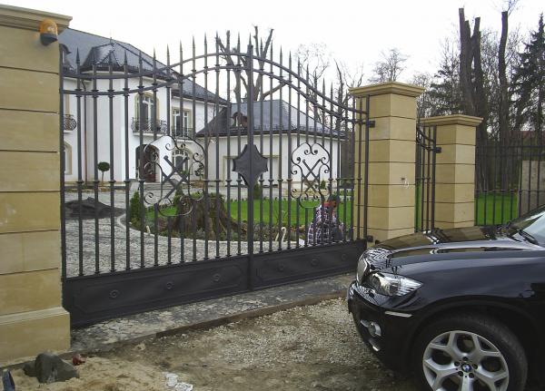 Flügeltor elektrisches Tor Toreinfahrt Tore Elektro Automatik Flügeltore Schwenk Einfahrt Schmiedeisen Einfahrtstore Schiebe oder Flügeltor Echte Handarbeit Maßanfertigung Modell #013fluegeltor