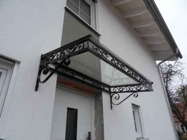 Hochwertigen Dachabdeckung für das Vordach - Jetzt bestellen M.438