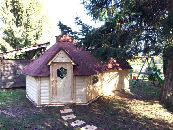 Holz Grill Hütte Skandinavische Grillkota inkls Anbau 12,75m² Grillhaus