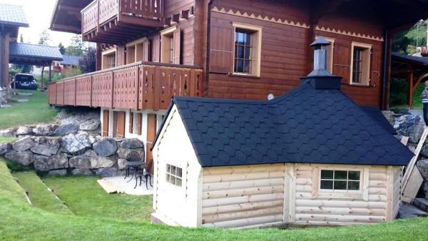 Holz Grill Hütte Skandinavische Grillkota inkls Anbau 12,75m² Grillhaus